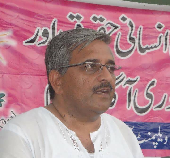 Condannato a morte per aver sostenuto le donne: salvate il prof Junaid Hafeez