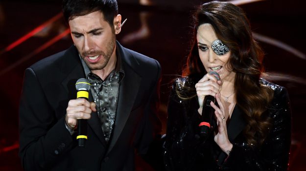 Lo striptease di Achille Lauro e altri 15 momenti imperdibili del Festival di Sanremo