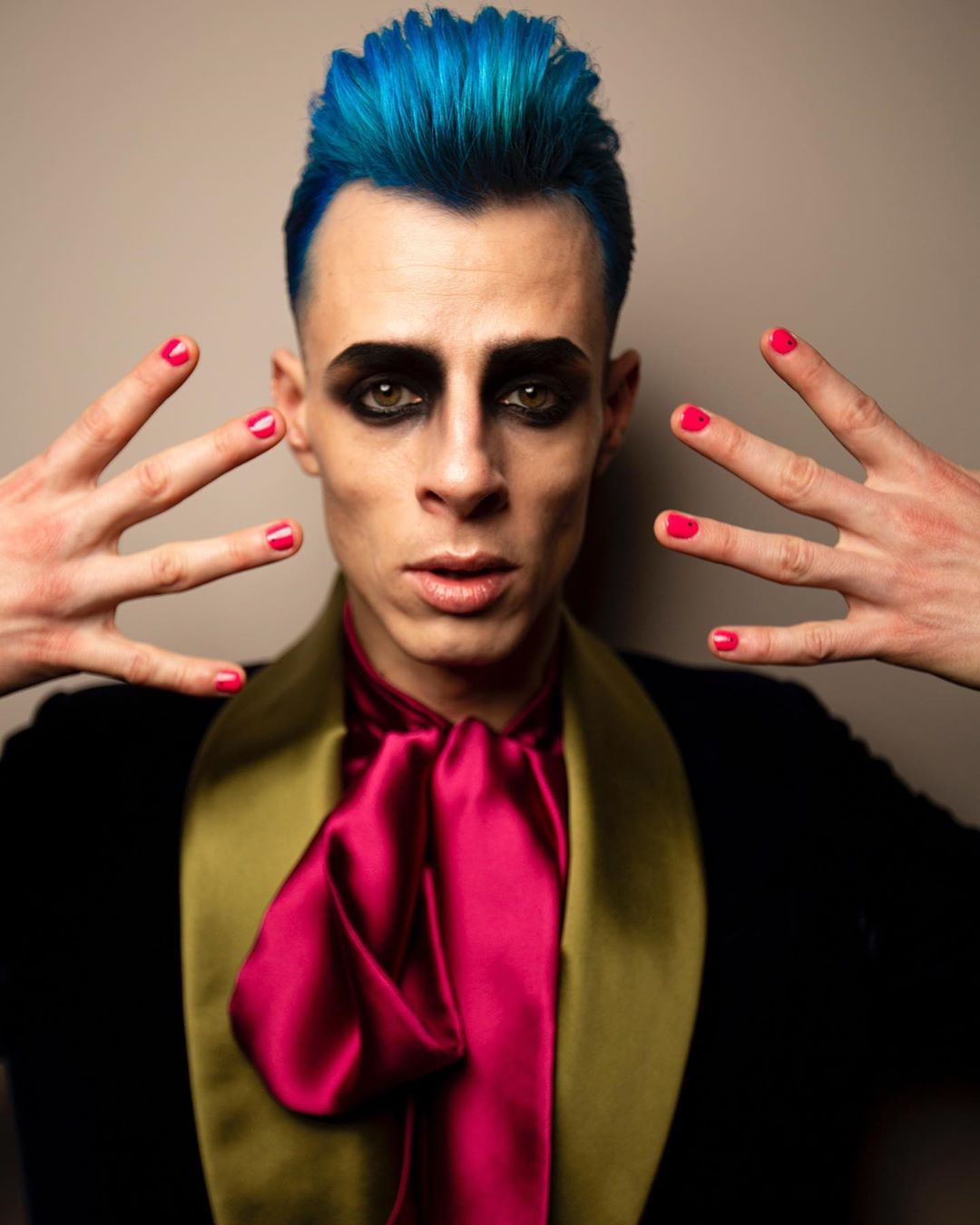 Il post di Valentina, moglie di Boss Doms, il chitarrista che ha baciato Achille Lauro