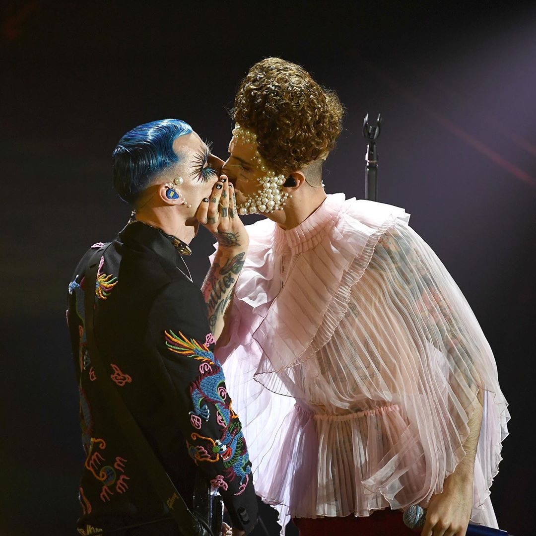 Il post di Valentina, moglie di Boss Doms, il chitarrista che ha baciato Achille Lauro