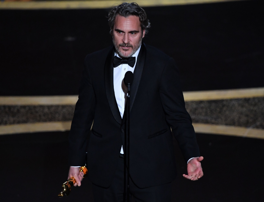 Quelle scritte sull'abito di Natalie Portman e gli Oscar in 10 immagini