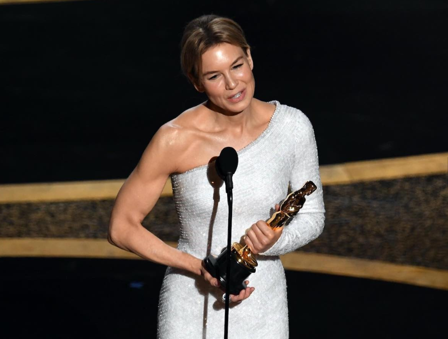 Quelle scritte sull'abito di Natalie Portman e gli Oscar in 10 immagini