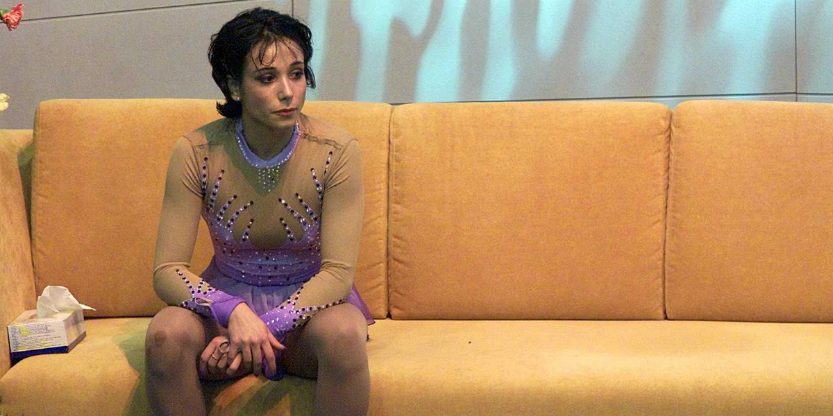 "L'allenatore mi ha stuprata a 15 anni": l'incubo della pattinatrice Sarah Abitbol