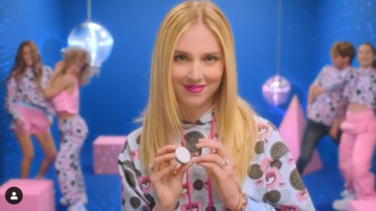 Chiara Ferragni lancia la sua linea di Oreo e, ovvio, è subito polemica