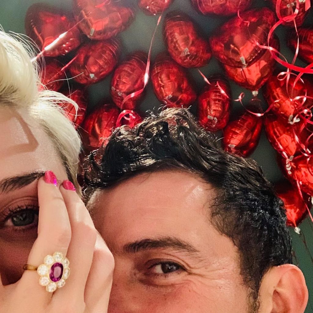 L'annuncio di gravidanza di Katy Perry è davvero il più originale di tutti