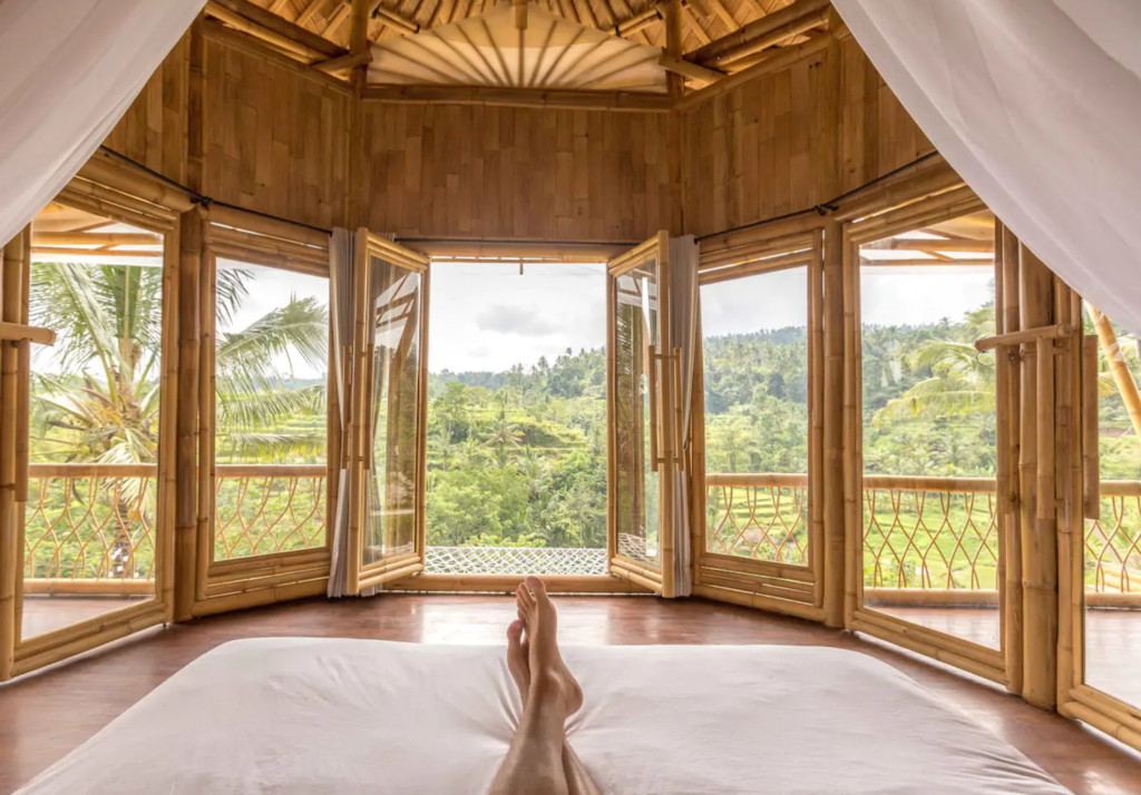 1 milione di dollari per chi inventa le case più strane su Airbnb