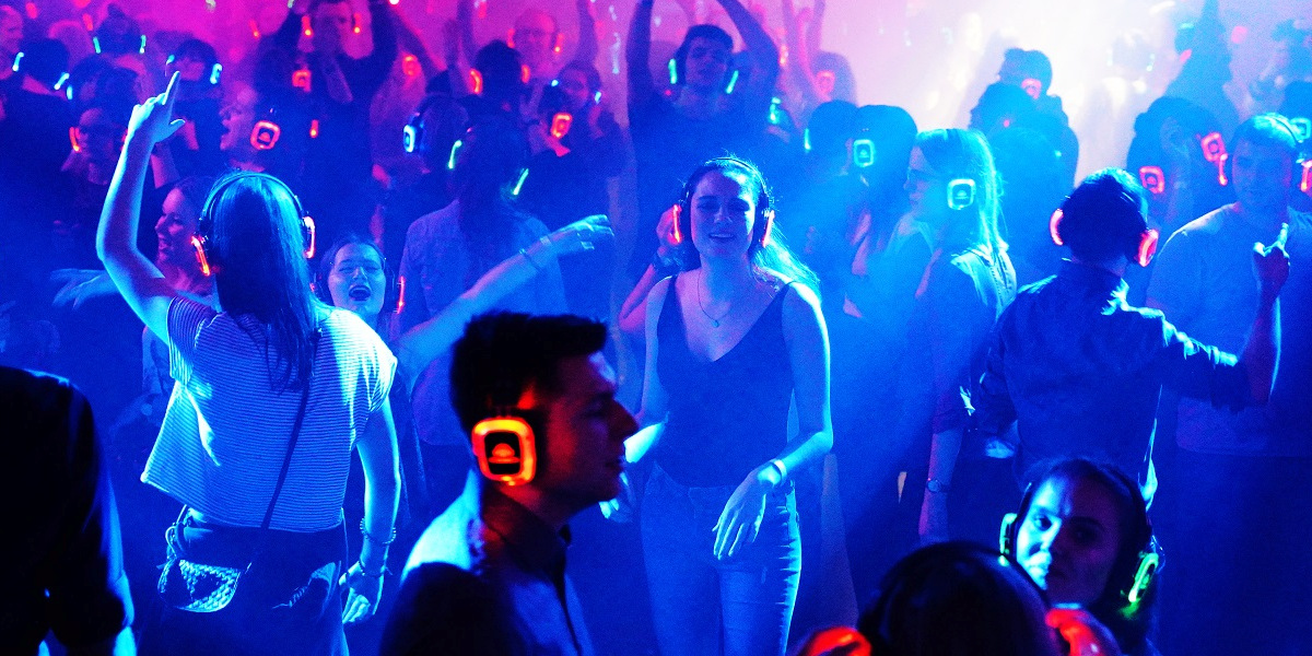 Le discoteche chiedono di riaprire a luglio: 'Pronti a farlo in ...