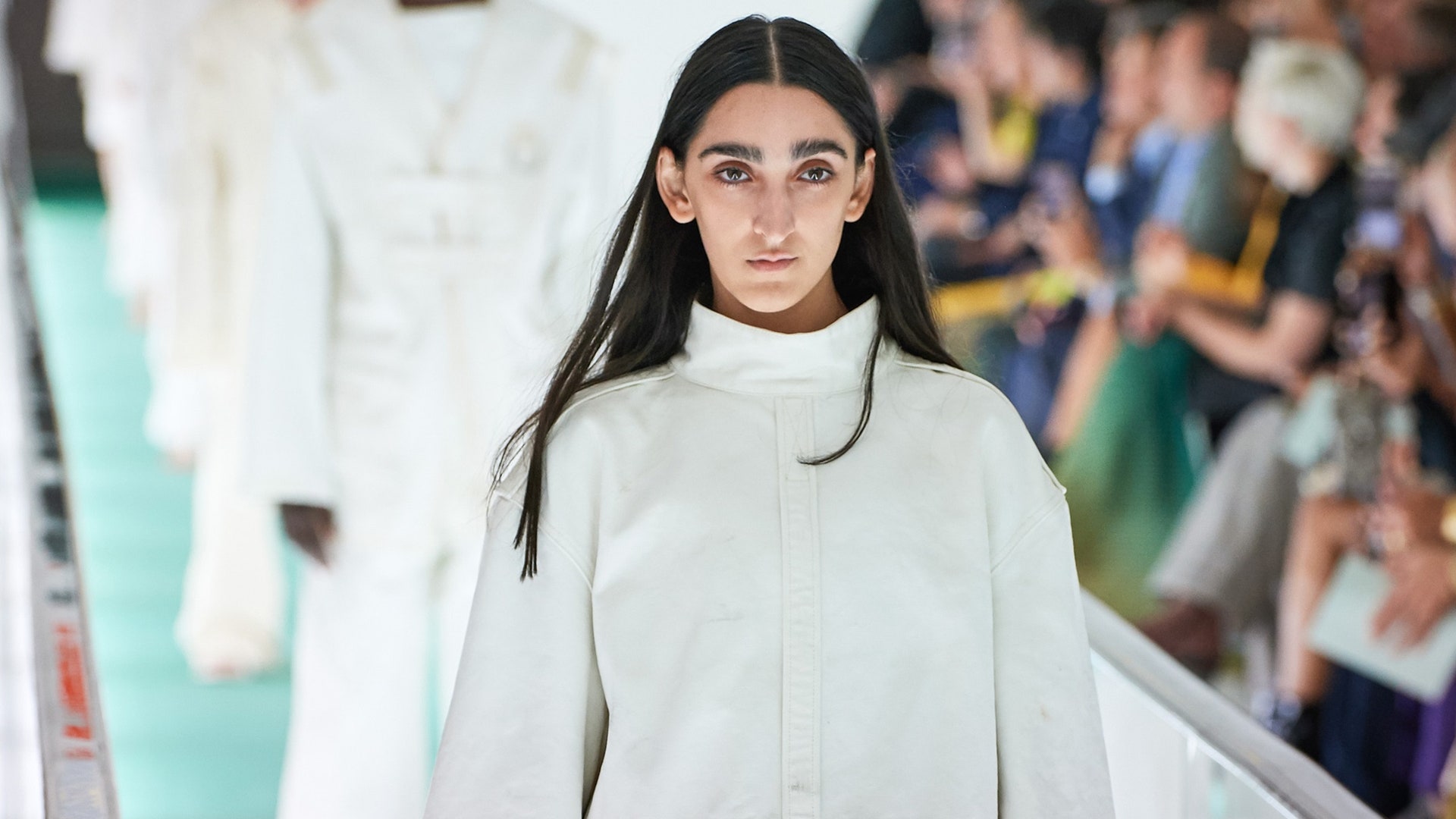 Gucci: la rivoluzione gender fluid del primo 'abito da uomo' di Alessandro  Michele | Roba da Donne