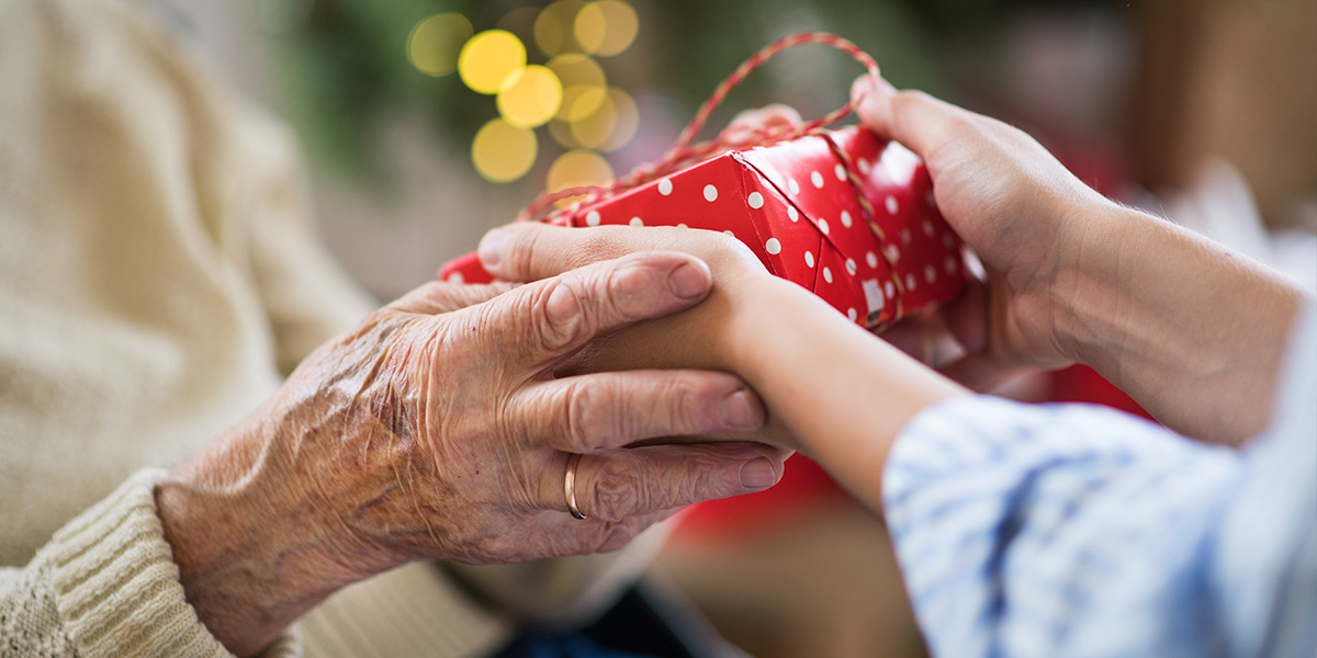 Nipoti di Babbo Natale: come fare un regalo ai nonni in RSA in ...