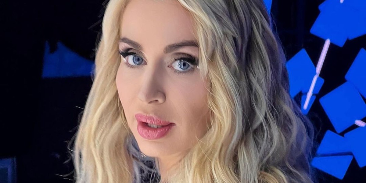 Valeria Marini, l'aborto a 15 anni: 'Atto d'amore di mia madre' | RDD