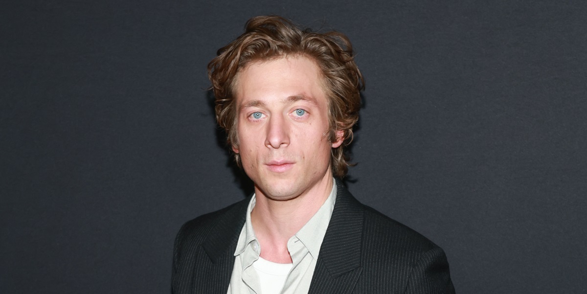 Jeremy Allen White, nuovo modello di intimo per Calvin Klein | RDD