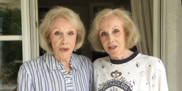 Sono morte le gemelle Kessler. Insieme, come insieme hanno vissuto. Avevano 89 anni.