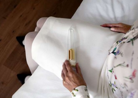 Dildo con le Ceneri dell'Amato Defunto: "Per Superare la Perdita" Dildo con le Ceneri dell'Amato Defunto: "Per Superare la Perdita"