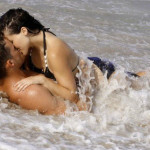 Le 4 Migliori Posizioni per Fare Sesso in Acqua e... Fuori dall'Acqua!