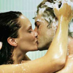 Sesso Sotto la Doccia: Posizioni e Consigli per Farlo al Meglio!
