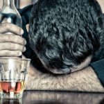 "Lui è sempre ubriaco: l'alcool sta distruggendo la nostra relazione"