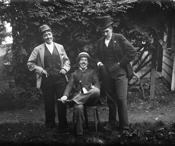 La storia di Alice Austen, la prima fotografa che immortalò l'amore tra donne