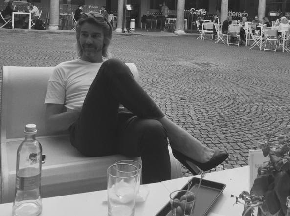 Laurentin Cosmos: "Perché un uomo etero come me vive sui tacchi a spillo'