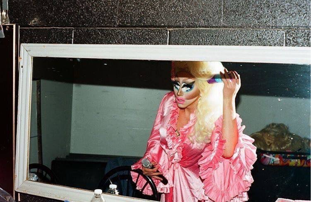 Chi è Trixie Mattel, la Drag Star metà Dolly Parton, metà Barbie
