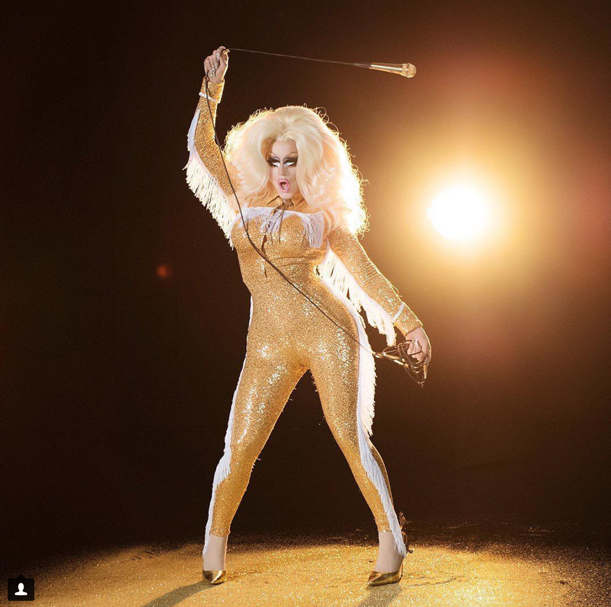 Chi è Trixie Mattel, la Drag Star metà Dolly Parton, metà Barbie