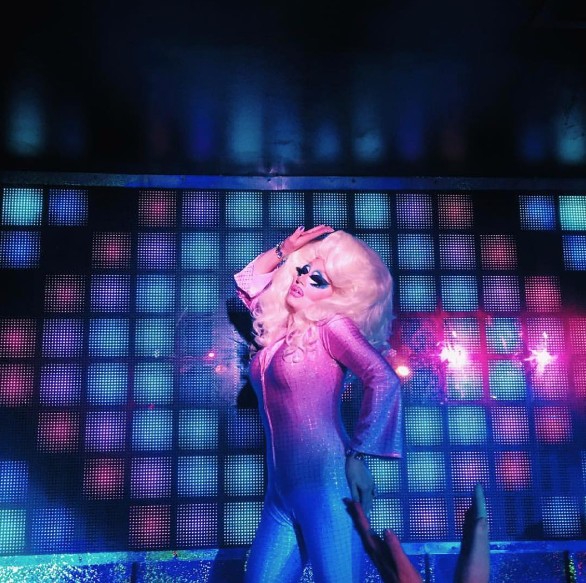 Chi è Trixie Mattel, la Drag Star metà Dolly Parton, metà Barbie