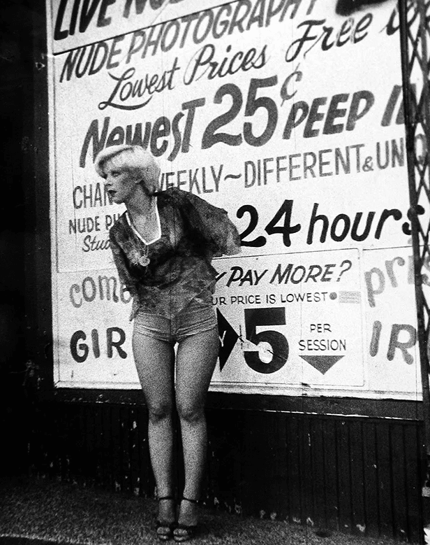150 anni di prostituzione in mostra in 21 immagini