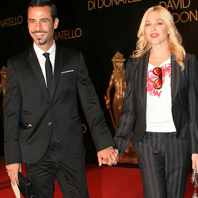 Paola Barale: "Non ci parliamo più", ma con Raz Degan è amore infinito