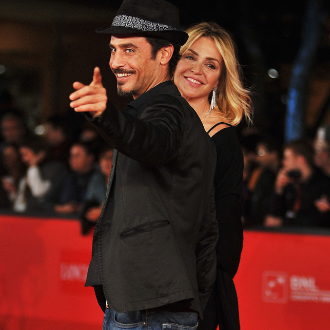 Paola Barale: "Non ci parliamo più", ma con Raz Degan è amore infinito