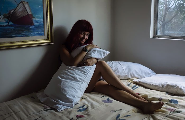 Nude Portraits: le reazioni delle persone immortalate da un fotografo nudo