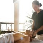 Massaggi sensuali: come farli e cosa serve