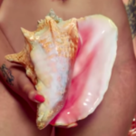 “Viva la vulva”: la canzone delle vagine libere di cantare