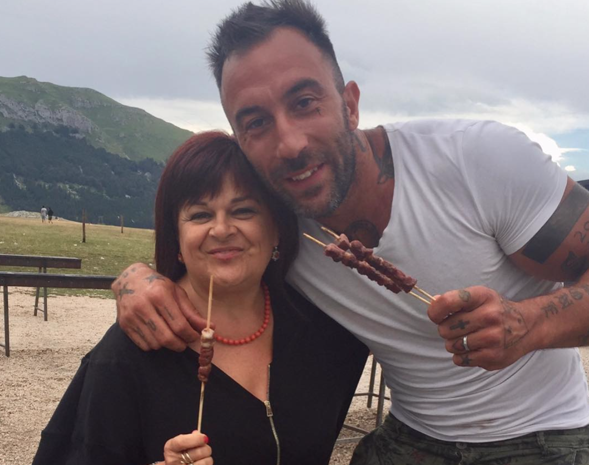 Toy boy: 3 luoghi comuni da sradicare sull'amore quando lui è più piccolo