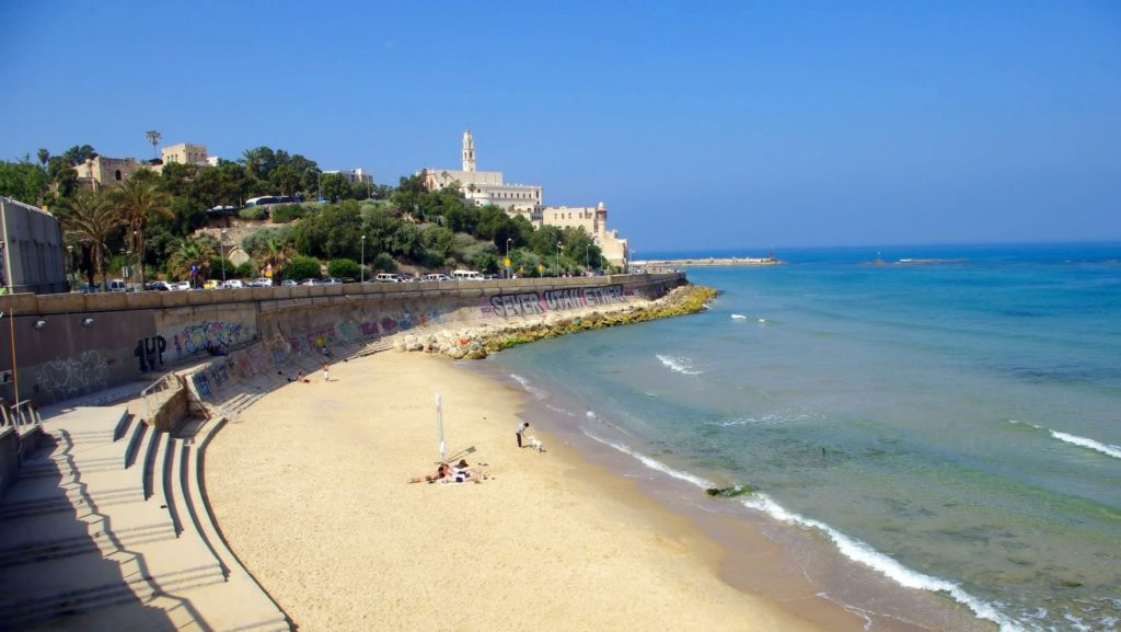 Nudismo: le 15 spiagge più belle per chi ama prendere il sole nudo