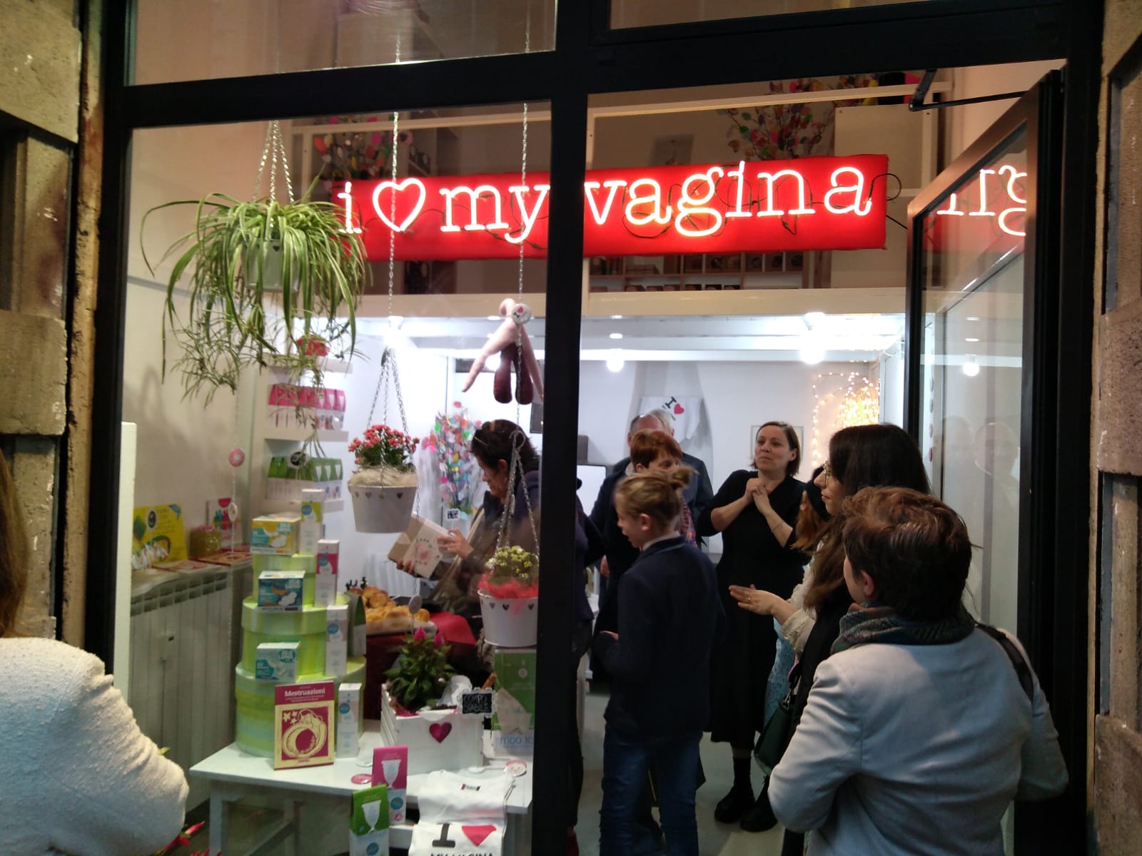 Bottega della Luna: nel luogo dove la vagina e i suoi fluidi non sono un tabù