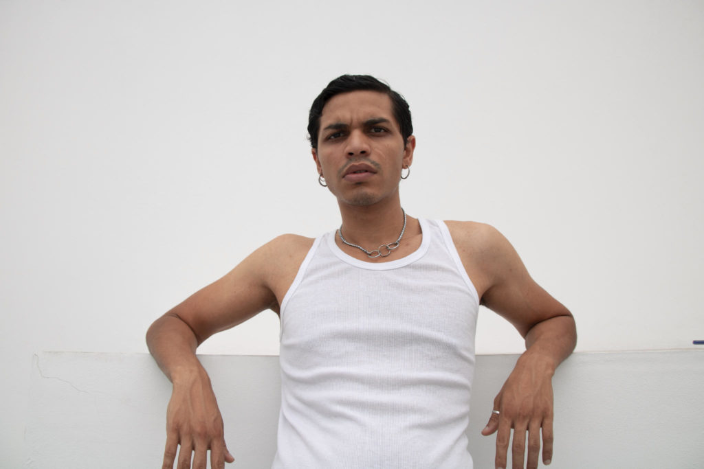 "Sono rom, gay e mi fa inca***re chi nega agli altri di vivere come vogliono"