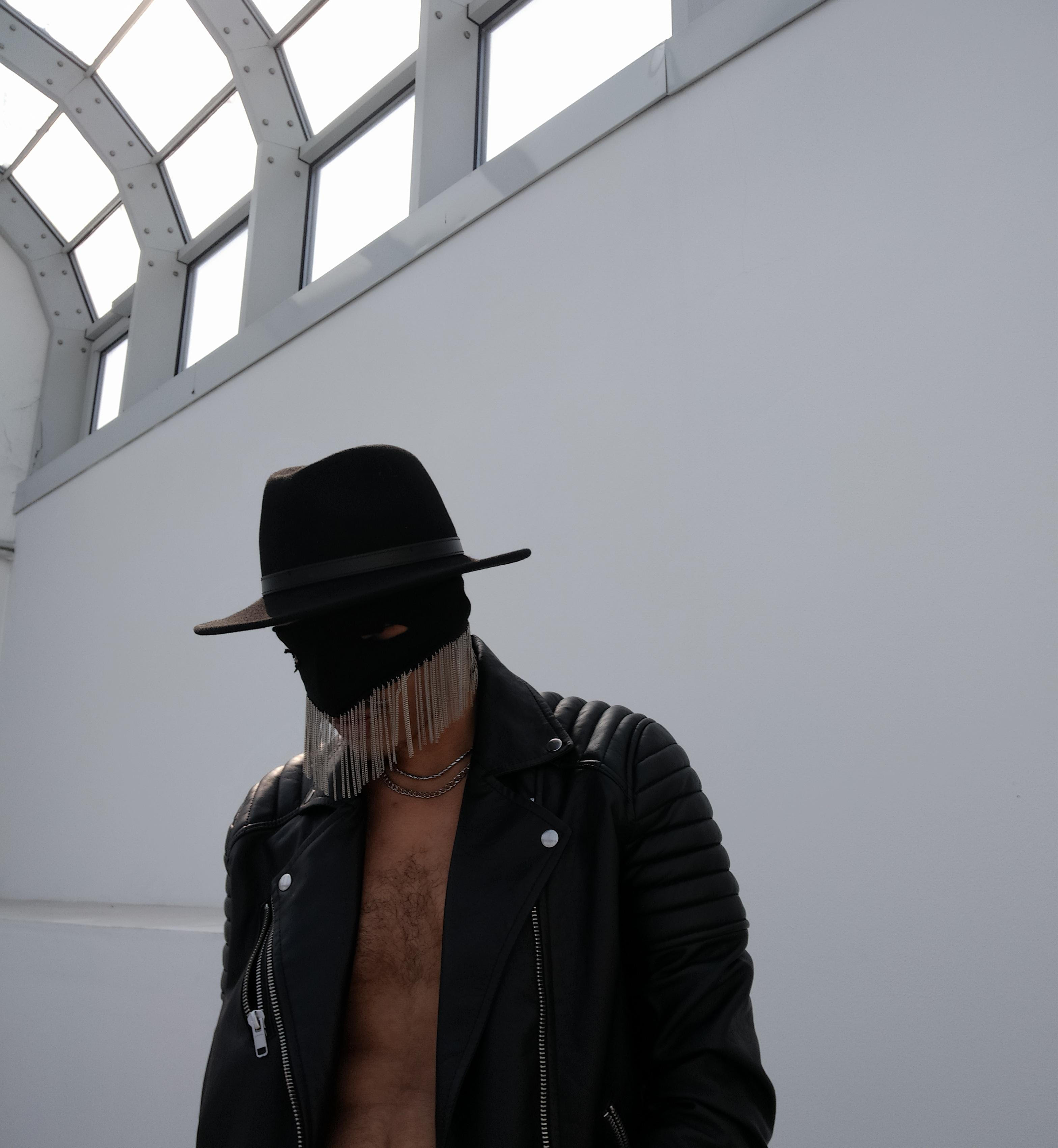 "Sono rom, gay e mi fa inca***re chi nega agli altri di vivere come vogliono"