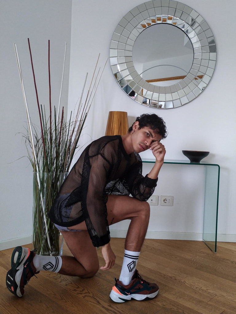 "Sono rom, gay e mi fa inca***re chi nega agli altri di vivere come vogliono"