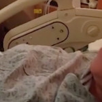 Donna Partorisce in Diretta su Facebook per "Colpa" del Marito!