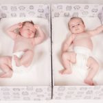 SIDS: Far Dormire i Bambini in Scatole Previene la Morte in Culla