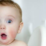 Giù le mani dal pisellino: cose da non fare nell'igiene del bambino