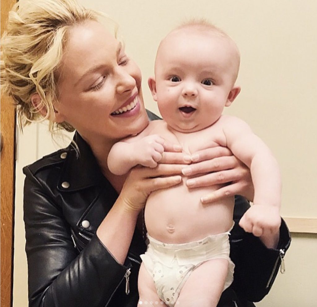 Katherine Heigl, due figlie adottate e uno naturale: "Meglio l'adozione"