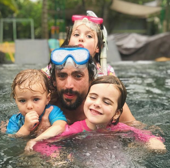 Famiglia lascia città e lavoro e si trasferisce a Bali: "Potete farlo anche voi"