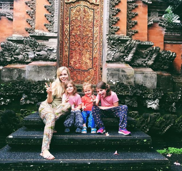 Famiglia lascia città e lavoro e si trasferisce a Bali: "Potete farlo anche voi"