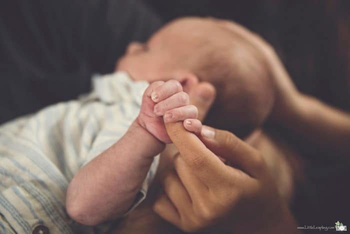 Le foto del parto fulmineo di Jes nel corridoio dell'ospedale
