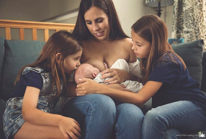 Le foto del parto fulmineo di Jes nel corridoio dell'ospedale