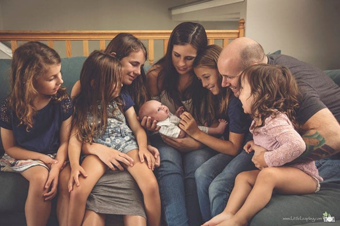 Le foto del parto fulmineo di Jes nel corridoio dell'ospedale