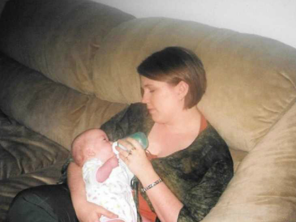 "Sono incinta ma non è mio figlio: perché ho scelto di essere una mamma surrogata"
