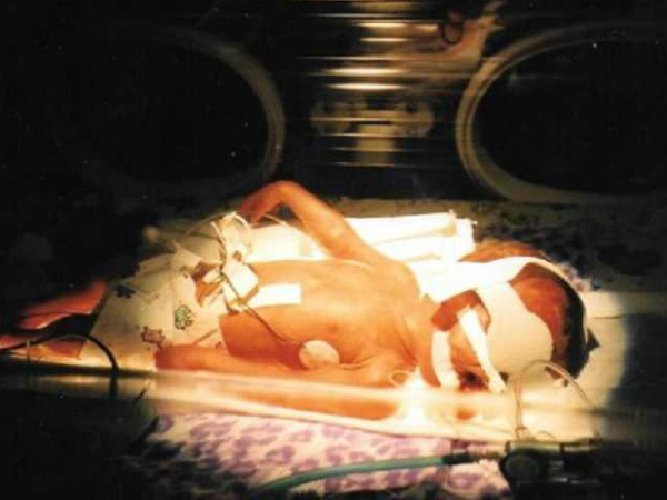 "Sono incinta ma non è mio figlio: perché ho scelto di essere una mamma surrogata"