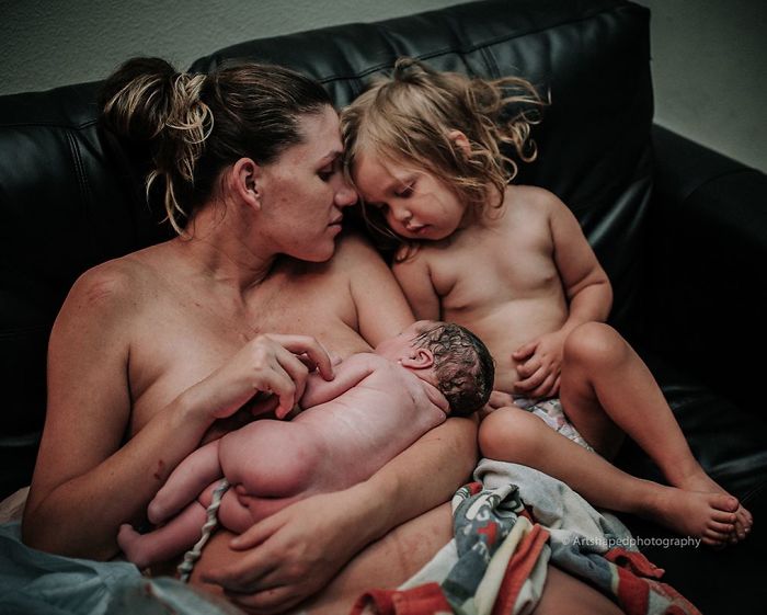 La forza delle donne: le più belle foto sul parto del 2018