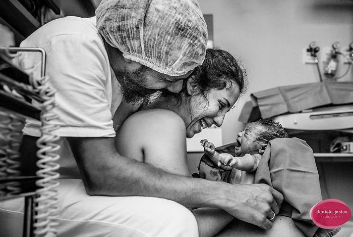 La forza delle donne: le più belle foto sul parto del 2018